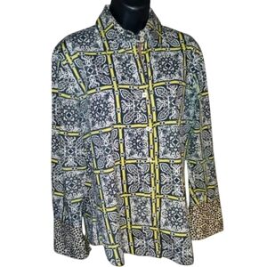 Tizzie blouse size M, black, white and yellow button down leopard accents